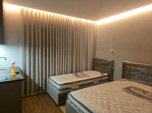 Tirane, jepet me qera garsonier 1+1 Kati 4, 25 m² 400 € 