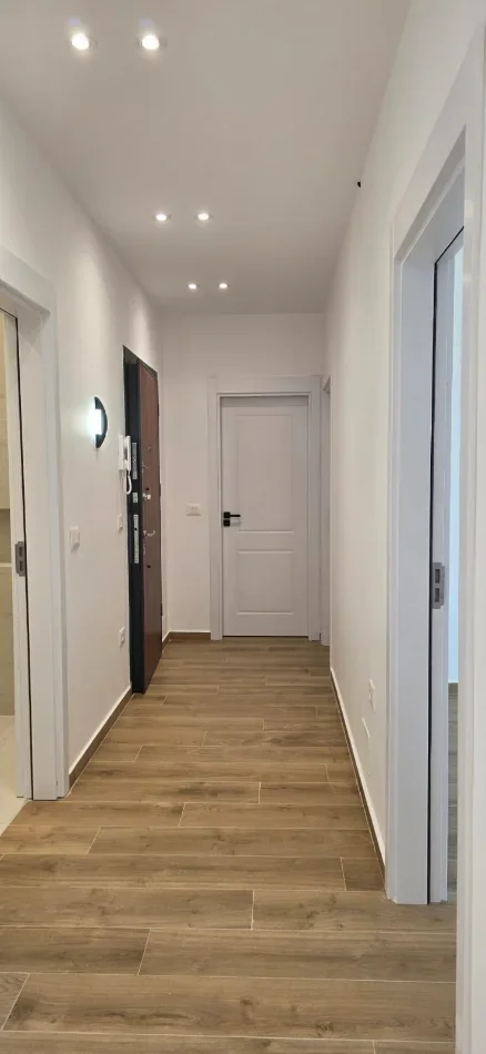 Tirane, shitet apartament 2+1+Ballkon Kati 6, 99 m² 150.000 € (Paskuqan)