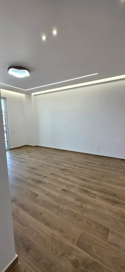 Tirane, shitet apartament 2+1+Ballkon Kati 6, 99 m² 150.000 € (Paskuqan)