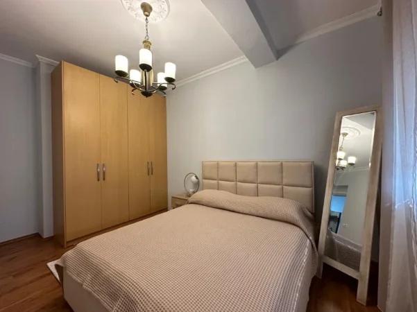 Tirane, jepet me qera apartament Kati 5, 140 m² 900 € 