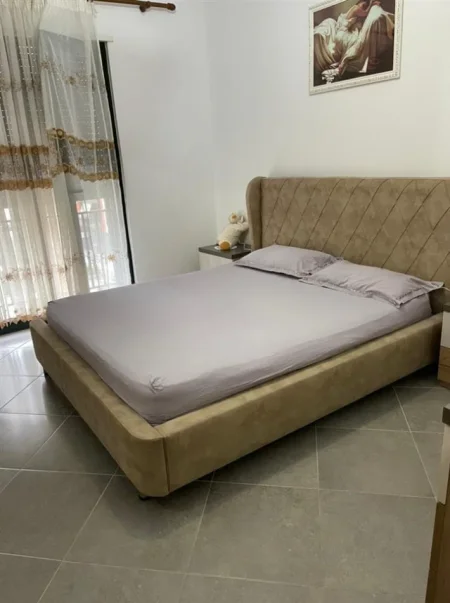 Tirane, jepet me qera apartament 1+1 Kati 3, 78 m² 540 € (Rruga Leonard Frroku)