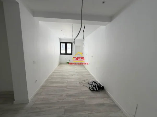 Vlore, shitet shtepi 2+1 Kati 0, 152 m² 370.000 € (Rruga Dush Strati)