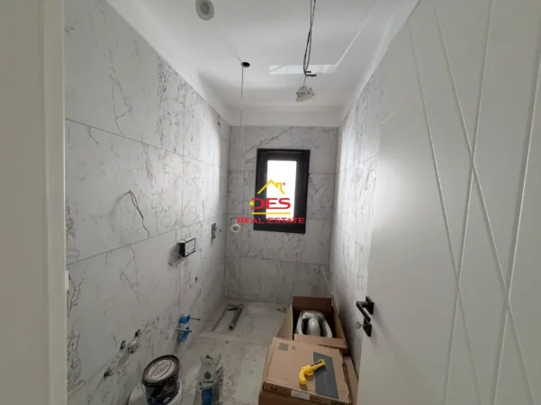 Vlore, shitet shtepi 2+1 Kati 0, 152 m² 370.000 € (Rruga Dush Strati)