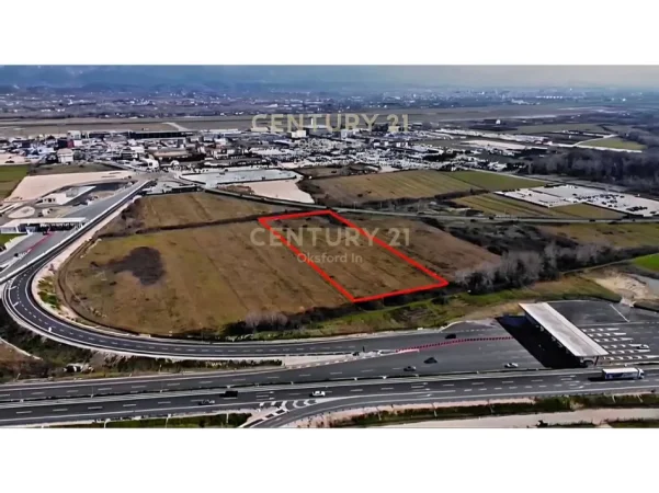 Tirane, shitet toke , 165.000 m² 1.400.000 € (prane aeroportit nene tereza)