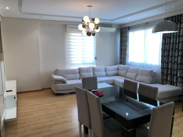 Tirane, jepet me qera apartament , 96 m² 800 € 