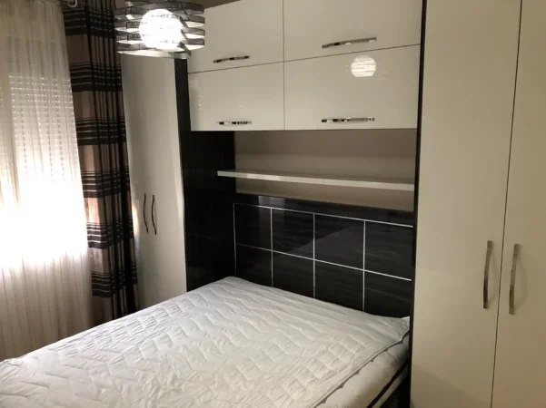 Tirane, jepet me qera apartament , 96 m² 800 € 