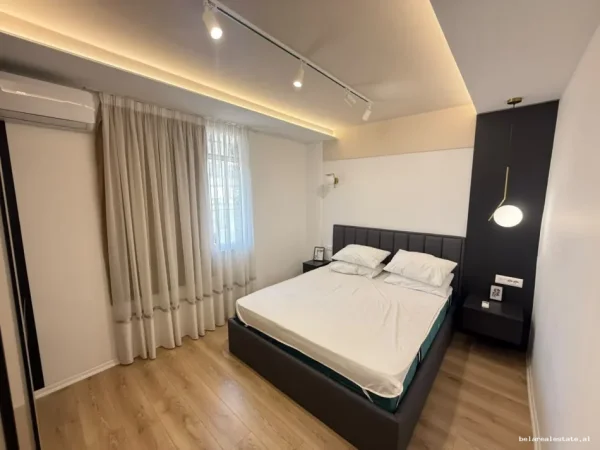 Tirane, jepet me qera apartament duplex 2+1 Kati 2, 110 m² 1.500 € (Rruga Urani Pano)