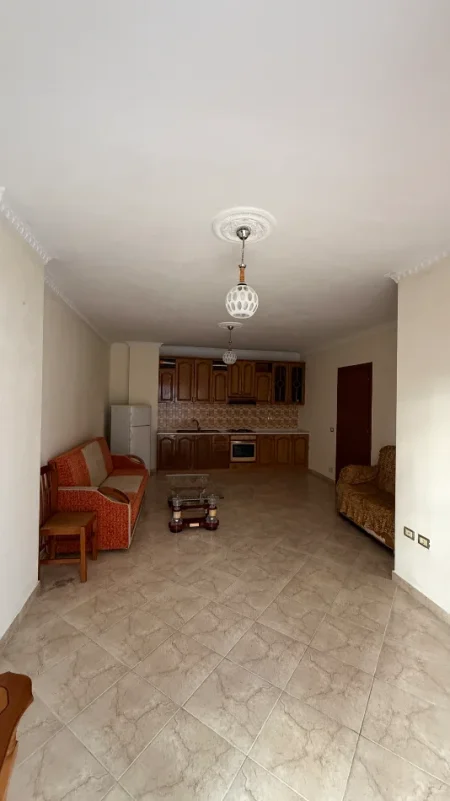 Tirane, jepet me qera apartament 3+1+Ballkon Kati 2, 750 € 