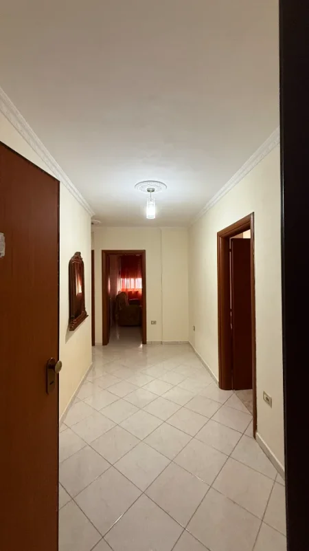 Tirane, jepet me qera apartament 3+1+Ballkon Kati 2, 750 € 