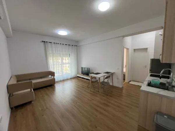Tirane, jepet me qera apartament 1+1+Ballkon Kati 4, 60 m² 450 € 