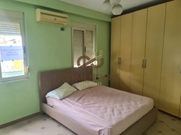 Tirane, jepet me qera apartament 1+1 Kati 2, 74 m² 600 € (Rruga e Durresit)