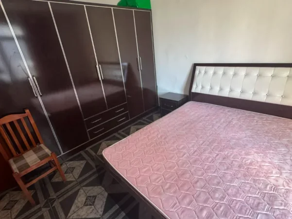Tirane, jepet me qera apartament 1+1+Ballkon , 60 m² (Rruga e Dibrës, pranë Shkollës së Bashkuar)