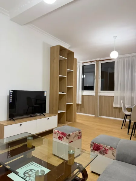Tirane, jepet me qera apartament 1+1 Kati 9, 75 m² 500 € (ASTIR , Prane Bar Bohem)