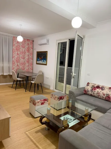 Tirane, jepet me qera apartament 1+1 Kati 9, 75 m² 500 € (ASTIR , Prane Bar Bohem)