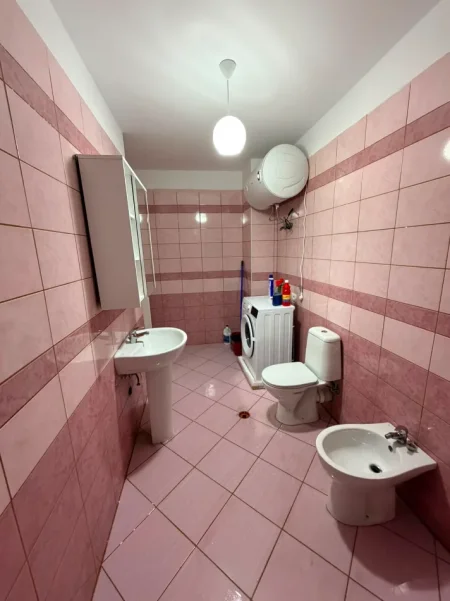 Tirane, jepet me qera apartament 1+1 Kati 9, 75 m² 500 € (ASTIR , Prane Bar Bohem)