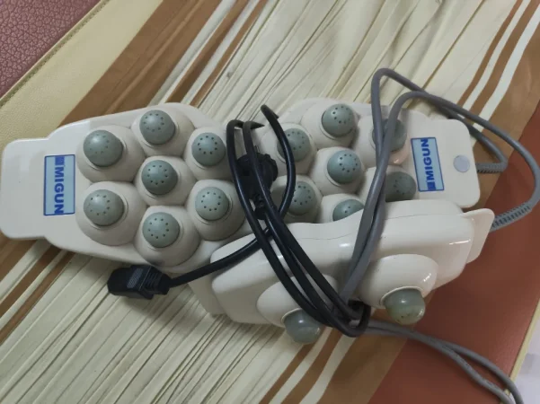 Tirane, shitet pajisje masazhi Krevat terapie me ngrohje dhe masazh 1200 leke te reja