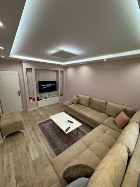 Tirane, jepet me qera apartament 1+1 Kati 4, 60 m² 600 € (Rruga Kongresi i Lushnjes)