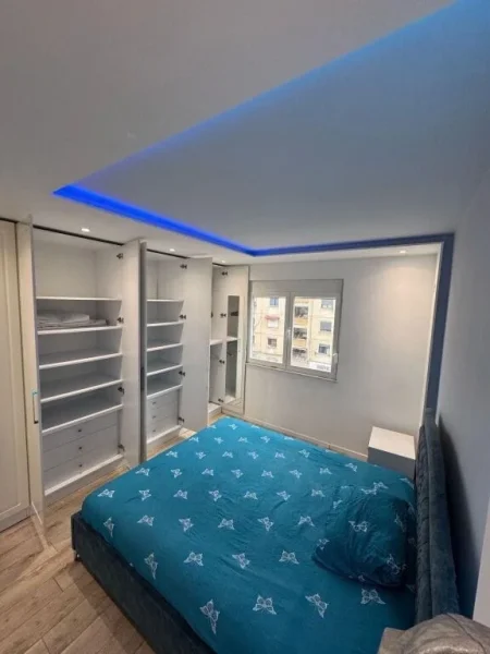 Tirane, jepet me qera apartament 1+1 Kati 4, 60 m² 600 € (Rruga Kongresi i Lushnjes)