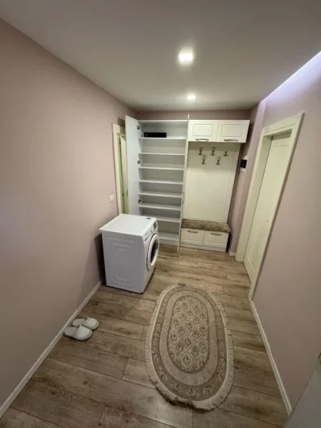 Tirane, jepet me qera apartament 1+1 Kati 4, 60 m² 600 € (Rruga Kongresi i Lushnjes)