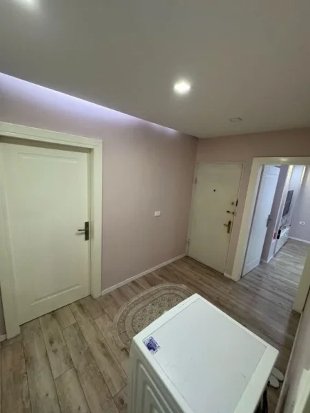 Tirane, jepet me qera apartament 1+1 Kati 4, 60 m² 600 € (Rruga Kongresi i Lushnjes)