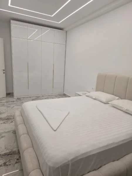 Tirane, jepet me qera apartament 1+1+Ballkon Kati 5, 60 m² 55000 Leke (Paskuqan)