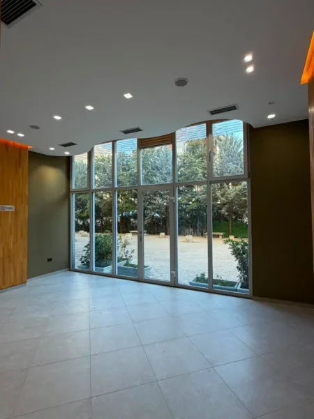 Tirane, shitet ambjent biznesi Kati 0, 47 m² 177.000 € (Astir)