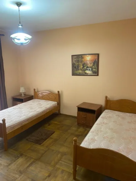 Tirane, jepet me qera apartament 1+1 Kati 2, 60 m² 400 € (Rruga Ramë Sadria)