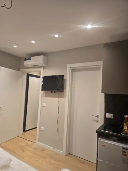 Tirane, jepet me qera garsonier Studio Kati 4, 25 m² 400 € (Rruga Hoxha Tahsim, Perballe Me Oslo Brryli)