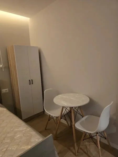 Tirane, jepet me qera garsonier Studio Kati 4, 25 m² 400 € (Rruga Hoxha Tahsim, Perballe Me Oslo Brryli)