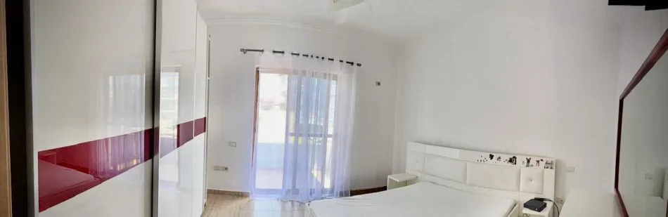 Durres, jepet me qera apartament 3+1 Kati 1, 250 m² 600 € (Autostrada Tiranë–Durrës)