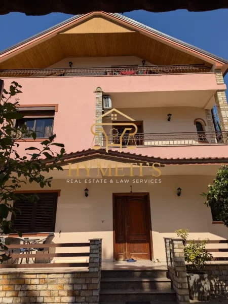 Tirane, shitet Vile Vile 3 Katshe , 280 m² 550.000 € (Rr. Luigj Gurakuqi)