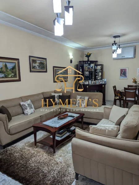 Tirane, shitet Vile Vile 3 Katshe , 280 m² 550.000 € (Rr. Luigj Gurakuqi)