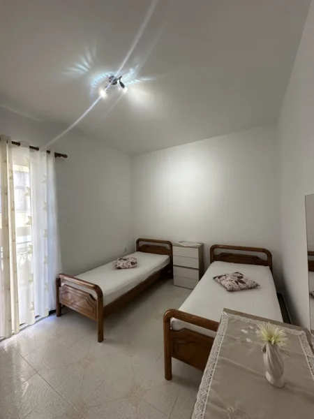 Tirane, jepet me qera apartament 2+1 Kati 2, 120 m² 600 € (Qytet Studenti)