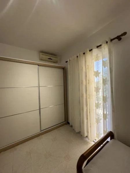 Tirane, jepet me qera apartament 2+1 Kati 2, 120 m² 600 € (Qytet Studenti)