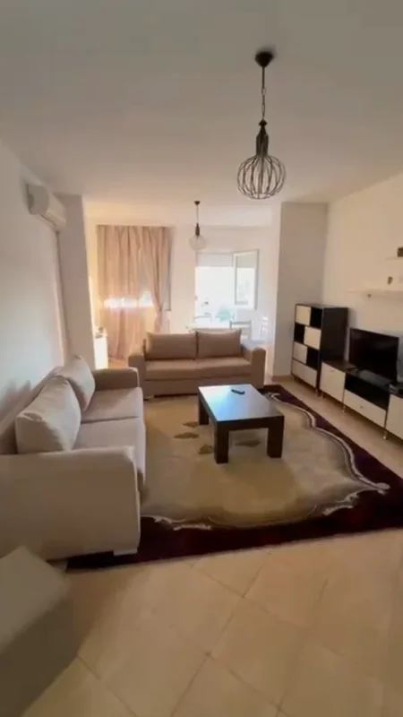 Tirane, jepet me qera apartament 2+1 Kati 6, 100 m² 700 € (Ambasada Amerikane ,Rruga e Elbasanit)