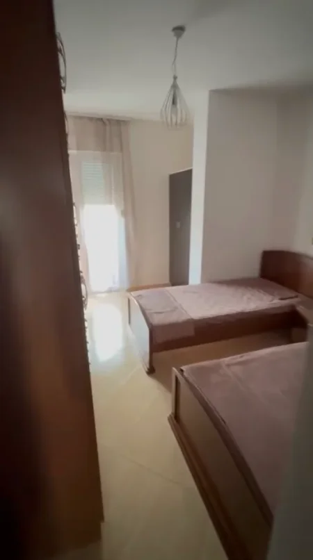 Tirane, jepet me qera apartament 2+1 Kati 6, 100 m² 700 € (Ambasada Amerikane ,Rruga e Elbasanit)
