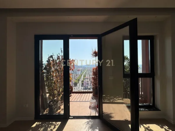 Tirane, jepet me qera zyre Kati 17, 160 m² 2.500 € (rruga e kavajes)