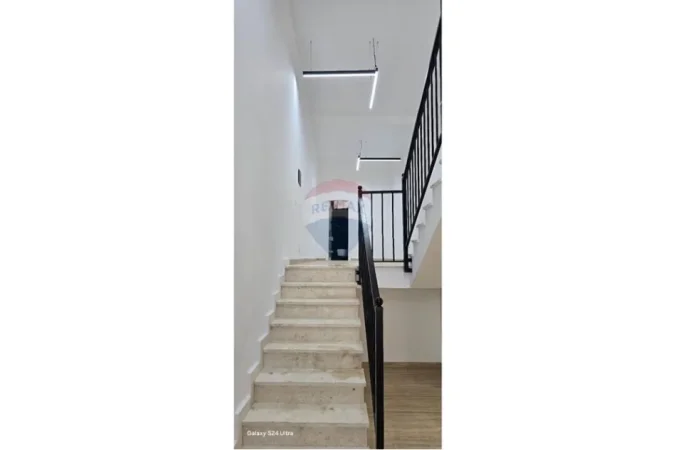 Tirane, jepet me qera , 134 m² 1.000 € 