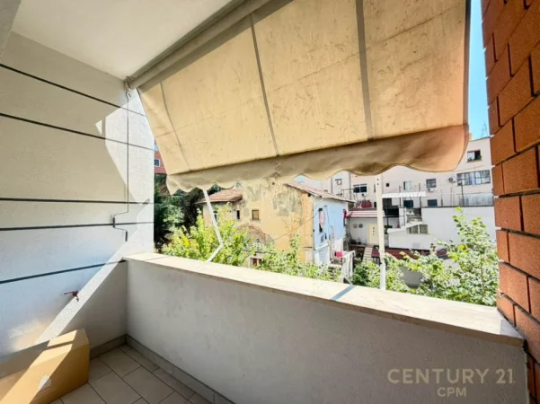Tirane, jepet me qera apartament 2+1 Kati 2, 100 m² 600 € (rruga e dibres)