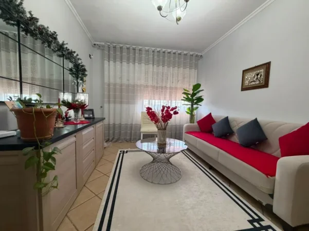Tirane, shitet apartament 3+1+2Ballkon Kati 10, 137 m² 411.600 € (Bllok, Rruga Sami Frasheri)