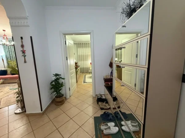 Tirane, shitet apartament 3+1+2Ballkon Kati 10, 137 m² 411.600 € (Bllok, Rruga Sami Frasheri)