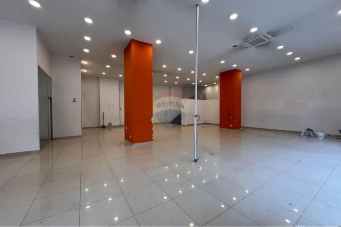 jepet me qera Kati 0, 233 m² 5.100 €