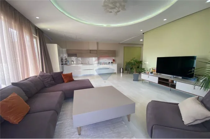 Tirane, jepet me qera apartament , 172 m² 1.400 € 