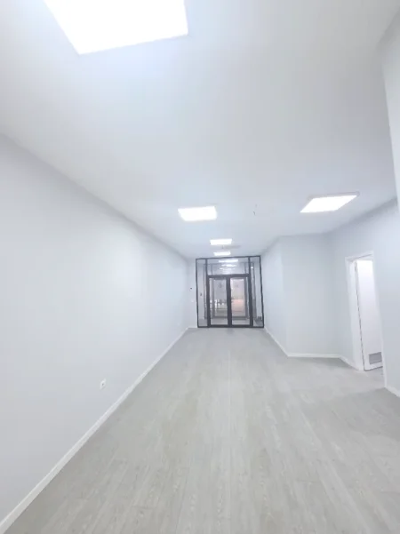 Tirane, jepet me qera apartament Kati 2, 104 m² 500000 leke (Hoxha Tasim)