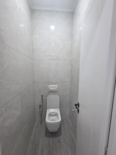 Tirane, jepet me qera apartament Kati 2, 104 m² 500000 leke (Hoxha Tasim)