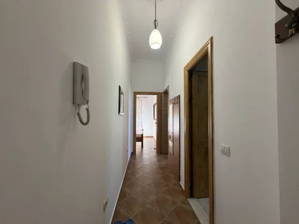 Tirane, jepet me qera apartament 1+1+Ballkon Kati 6, 60 m² 600 € (Blloku i Ambasadave)