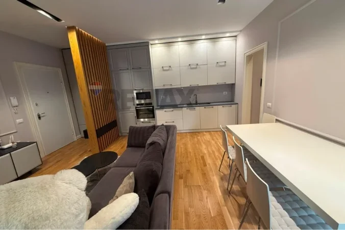 Tirane, jepet me qera apartament , 70 m² 700 € 