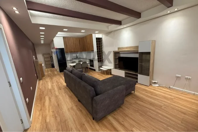 Tirane, jepet me qera apartament , 82 m² 750 € 