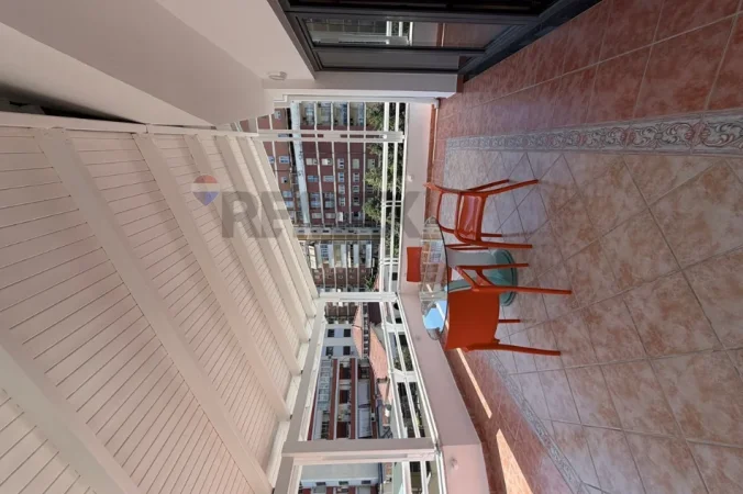 Tirane, jepet me qera apartament , 200 m² 1.300 € 