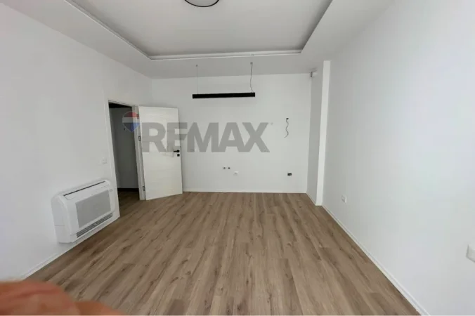 Tirane, jepet me qera apartament , 56 m² 600 € 